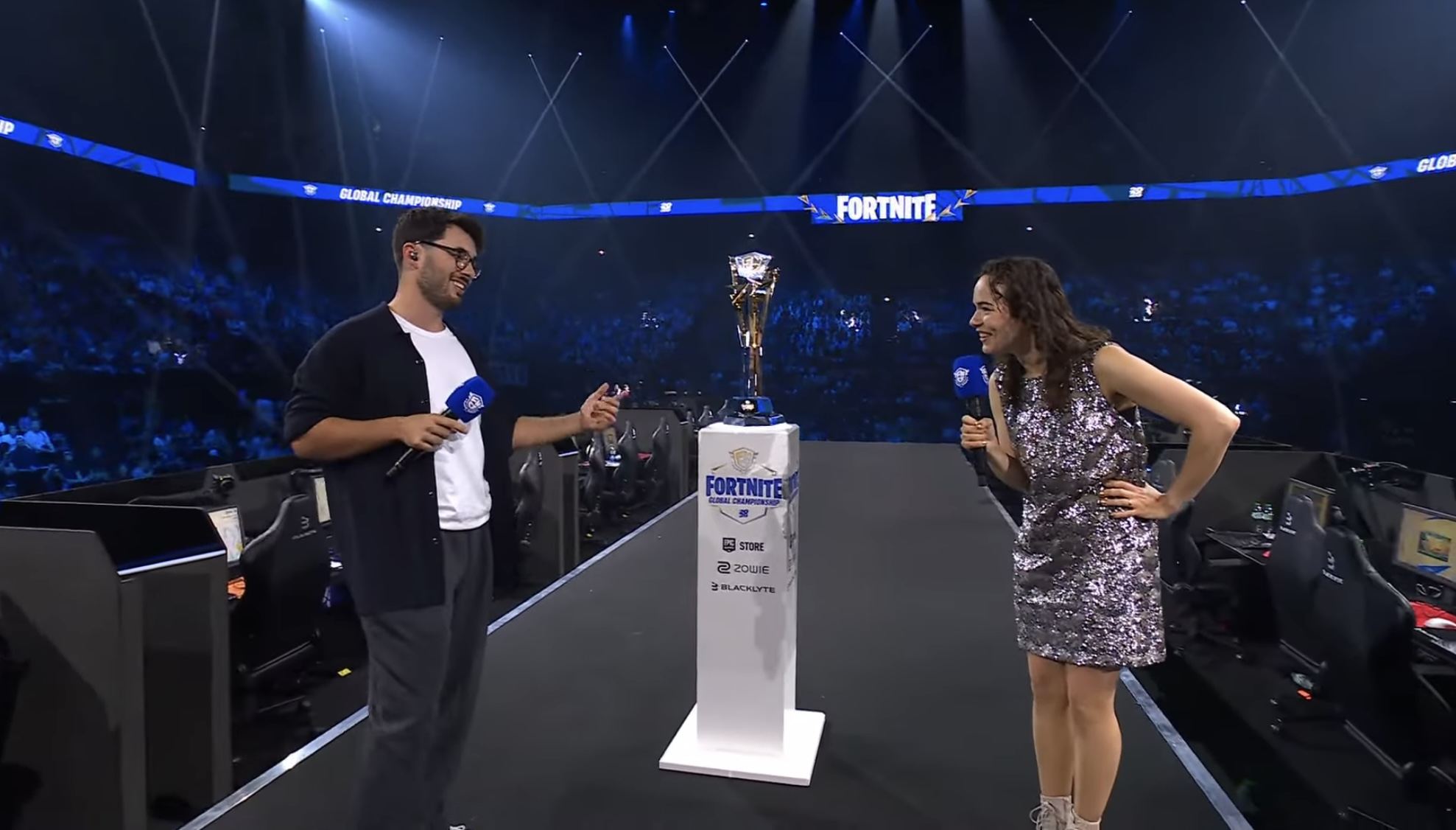Léo Bensahkoun en direct sur la scène des championnats du monde Fortnite
